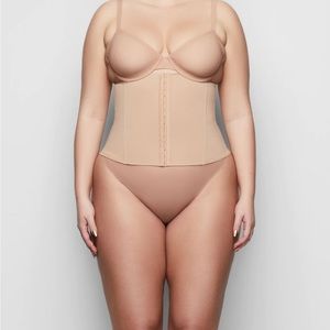 Skims Waist Trainer. Extra Strong Support💕